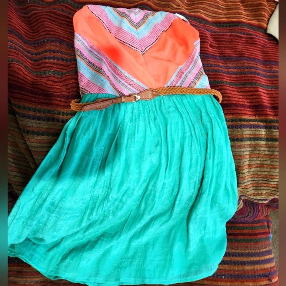 Straplessmini dress
